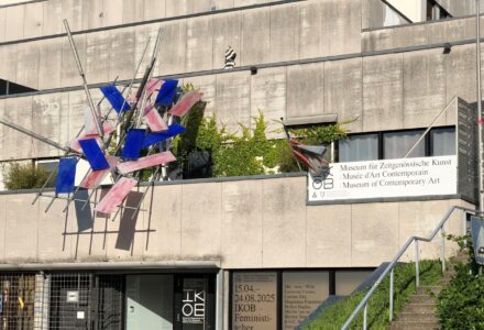 Installation mit dem Titel Lichtschlag von Paul Schwer