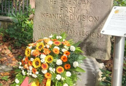 Kranzniederlegung am Memorial der First US Infantry Division